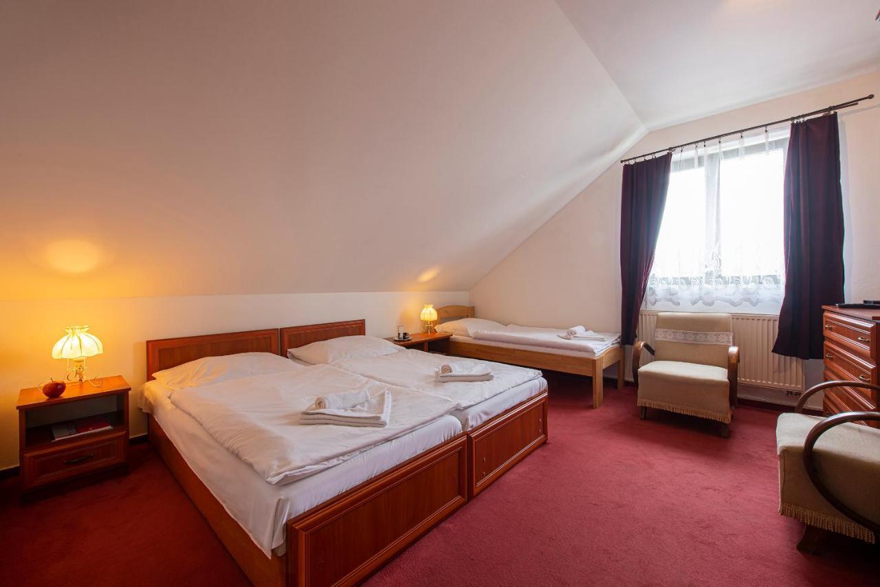 Penzion A Restauracia Lavender Motel Poprad Exterior photo