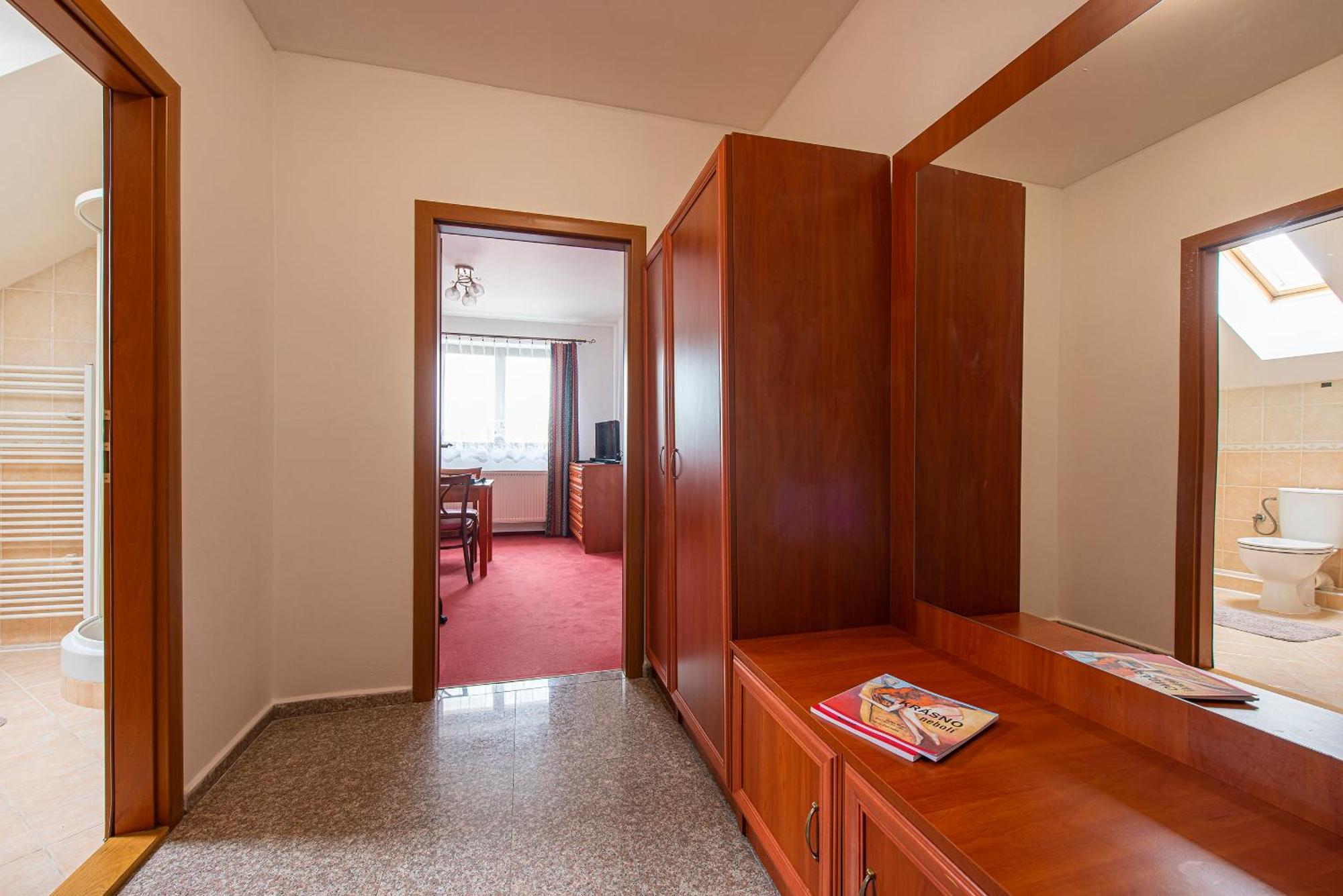 Penzion A Restauracia Lavender Motel Poprad Exterior photo