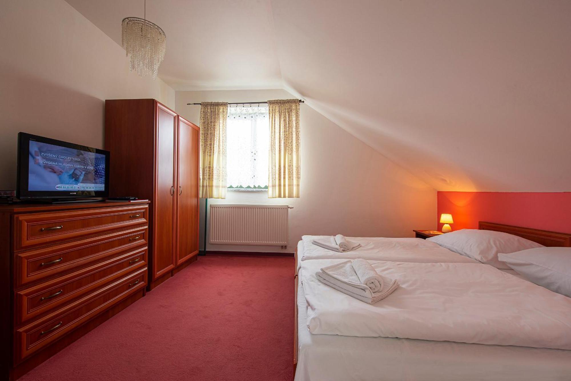 Penzion A Restauracia Lavender Motel Poprad Exterior photo
